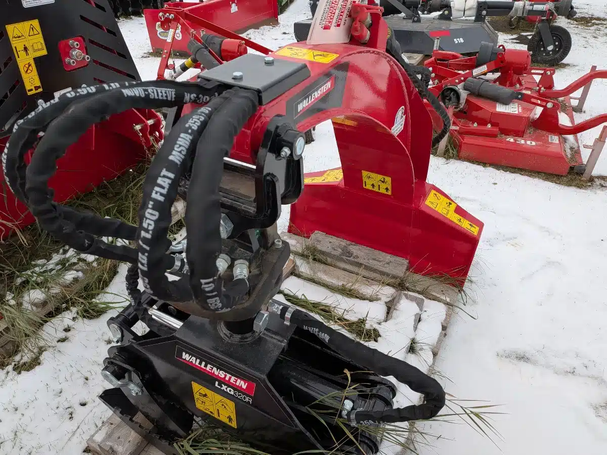 Gallery image 2 for New 2024 Wallenstein LXG320R Log Grapple