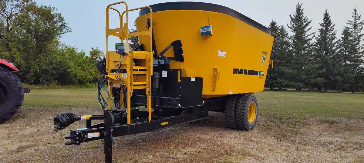Gallery image 1 for Used 2022 Vermeer VT970 TMR Mixer