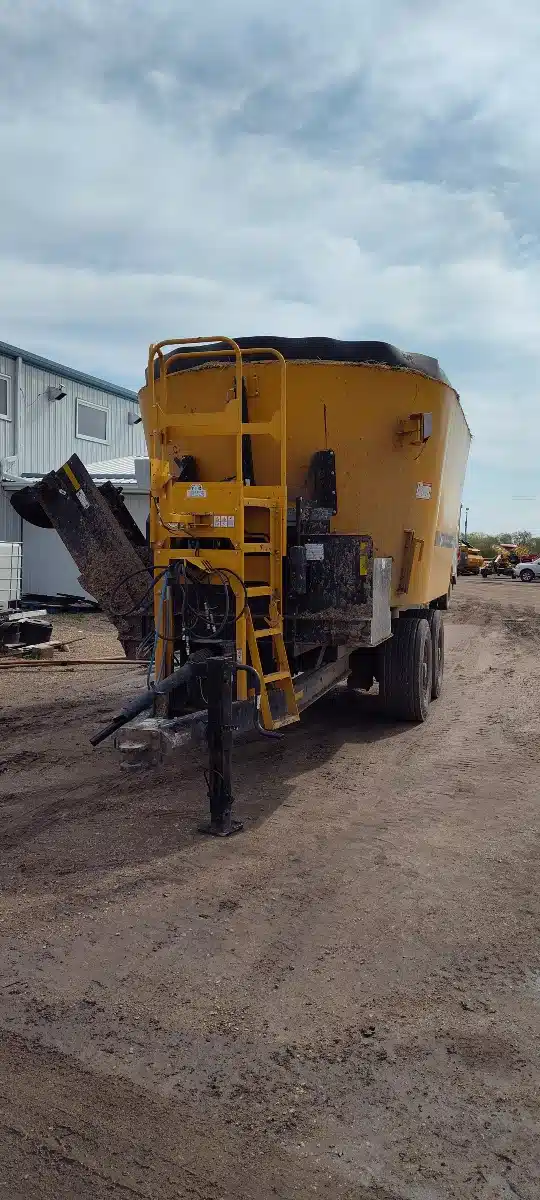 Gallery image 1 for Used 2021 Vermeer VT970 TMR Mixer