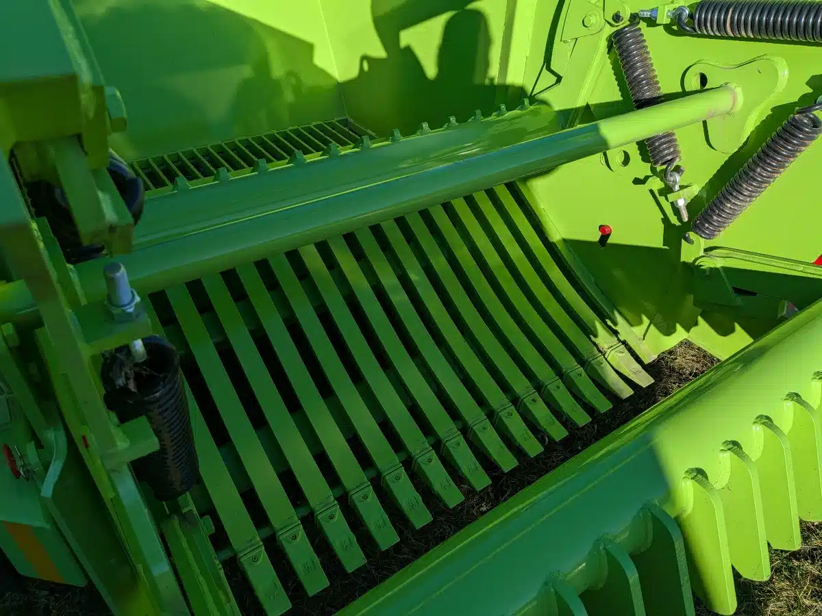 Gallery image 2 for New 2024 Schulte GIANT 2500 Rock Picker