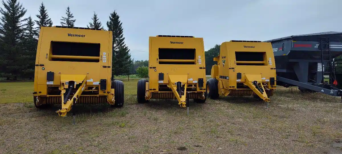 Gallery image 1 for New 2024 Vermeer 605N Select Round Baler