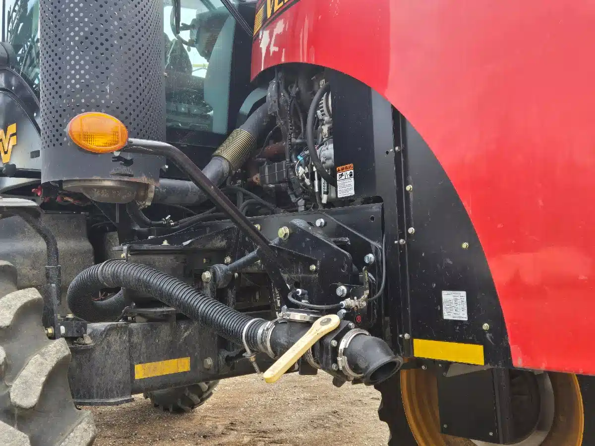 Gallery image 2 for Used 2018 Versatile SX280 Sprayer - Self Propelled