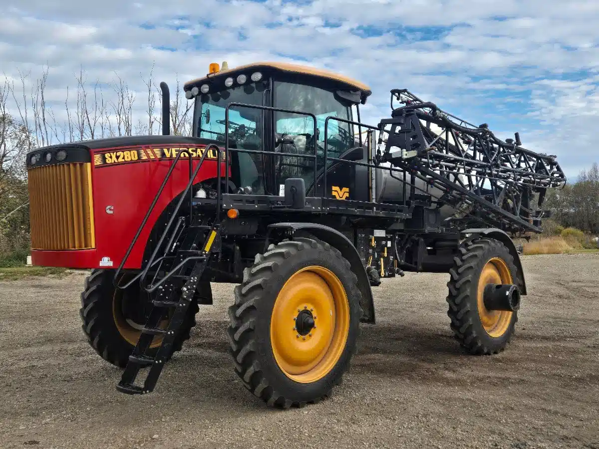 Gallery image 1 for Used 2018 Versatile SX280 Sprayer - Self Propelled