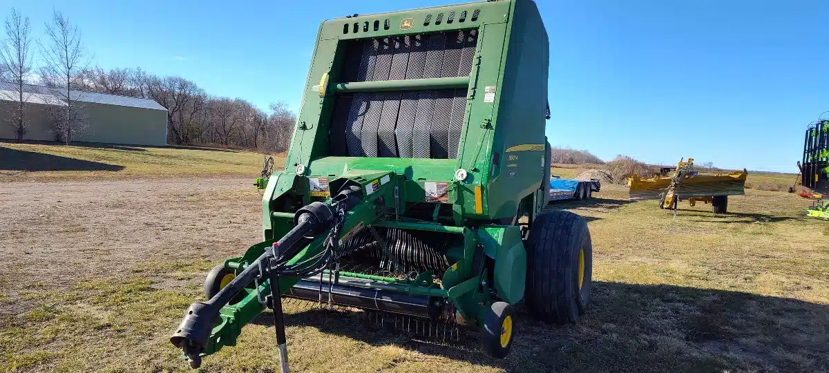 Gallery image 1 for Used 2020 John Deere 560M Round Baler