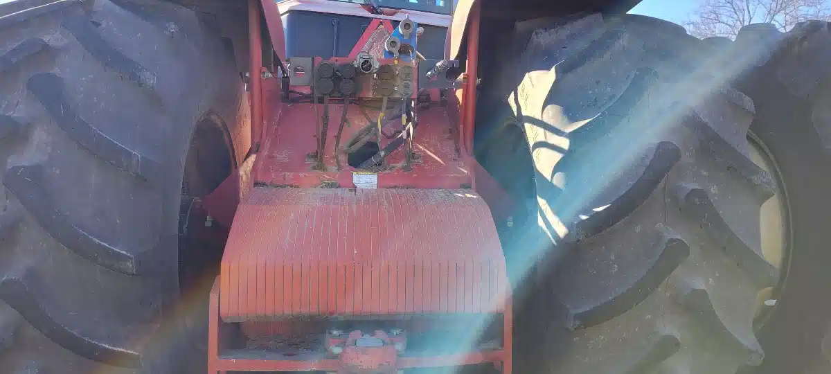 Gallery image 2 for Used 2005 Versatile 2375 Tractor