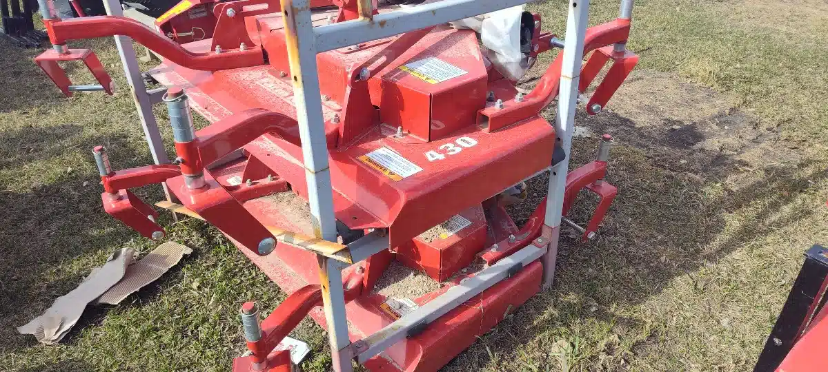 Gallery image 2 for New 2023 Farm King Y430 Mower - Finishing