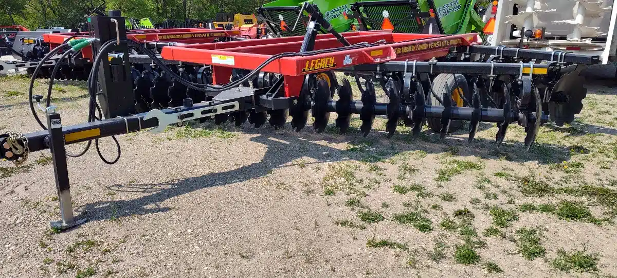 Gallery image 1 for New 2024 Versatile SD550 Legacy Disc
