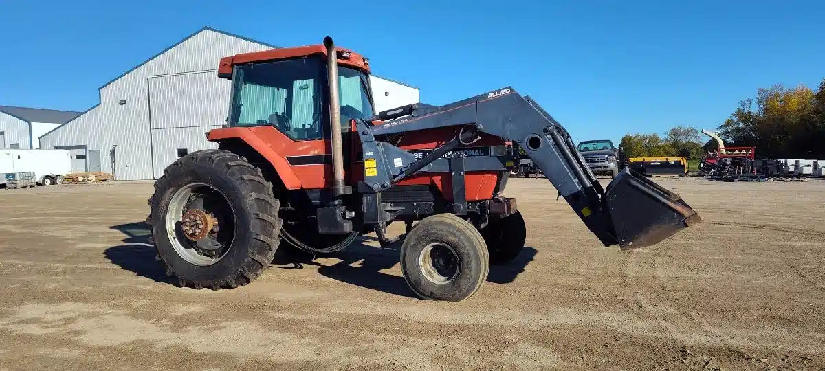 Gallery image 1 for Used 1990 Case IH 7110 Tractor