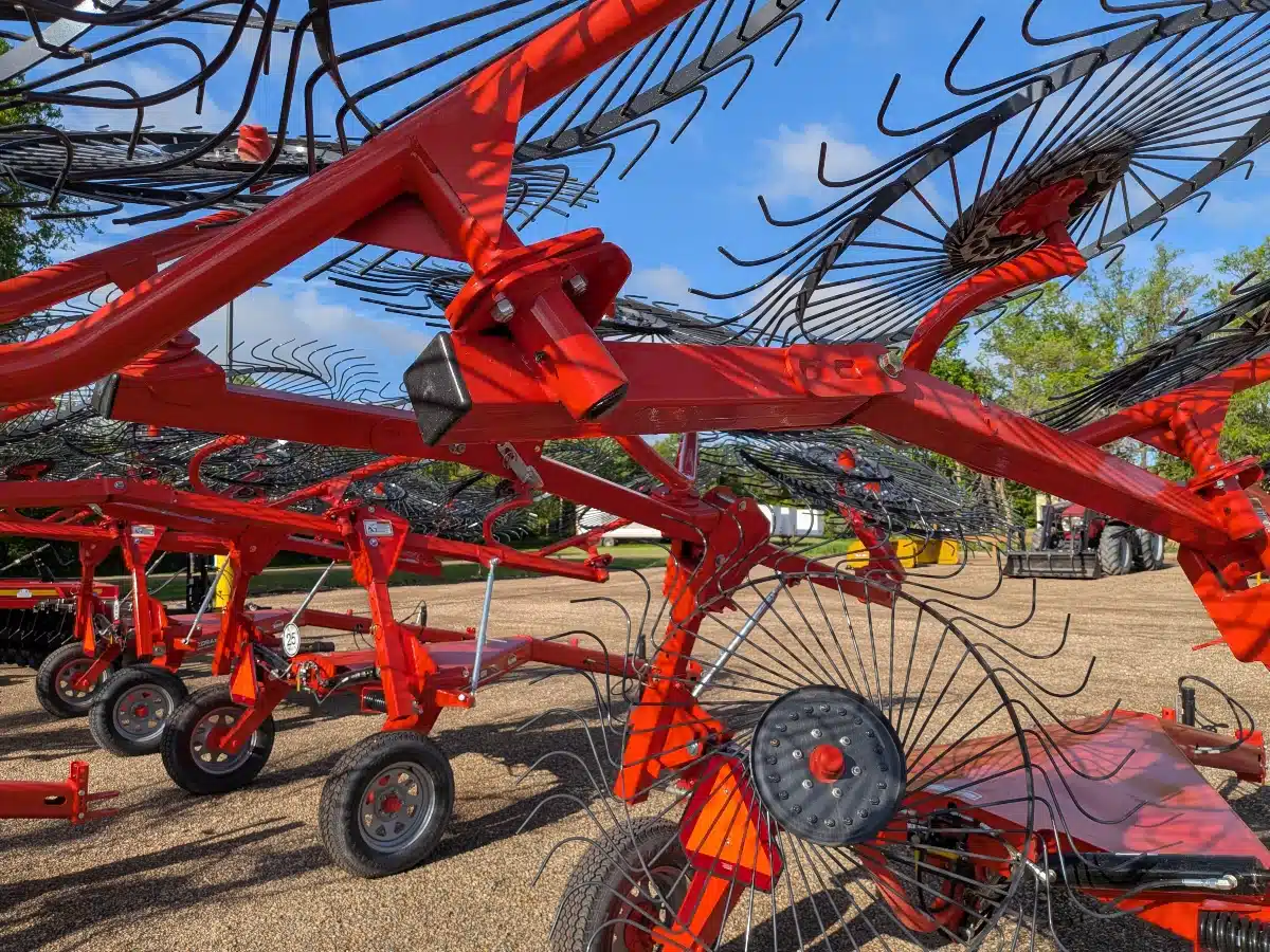 Gallery image 2 for 2026 Kuhn SR 112 GII SPEEDRAKE Rake