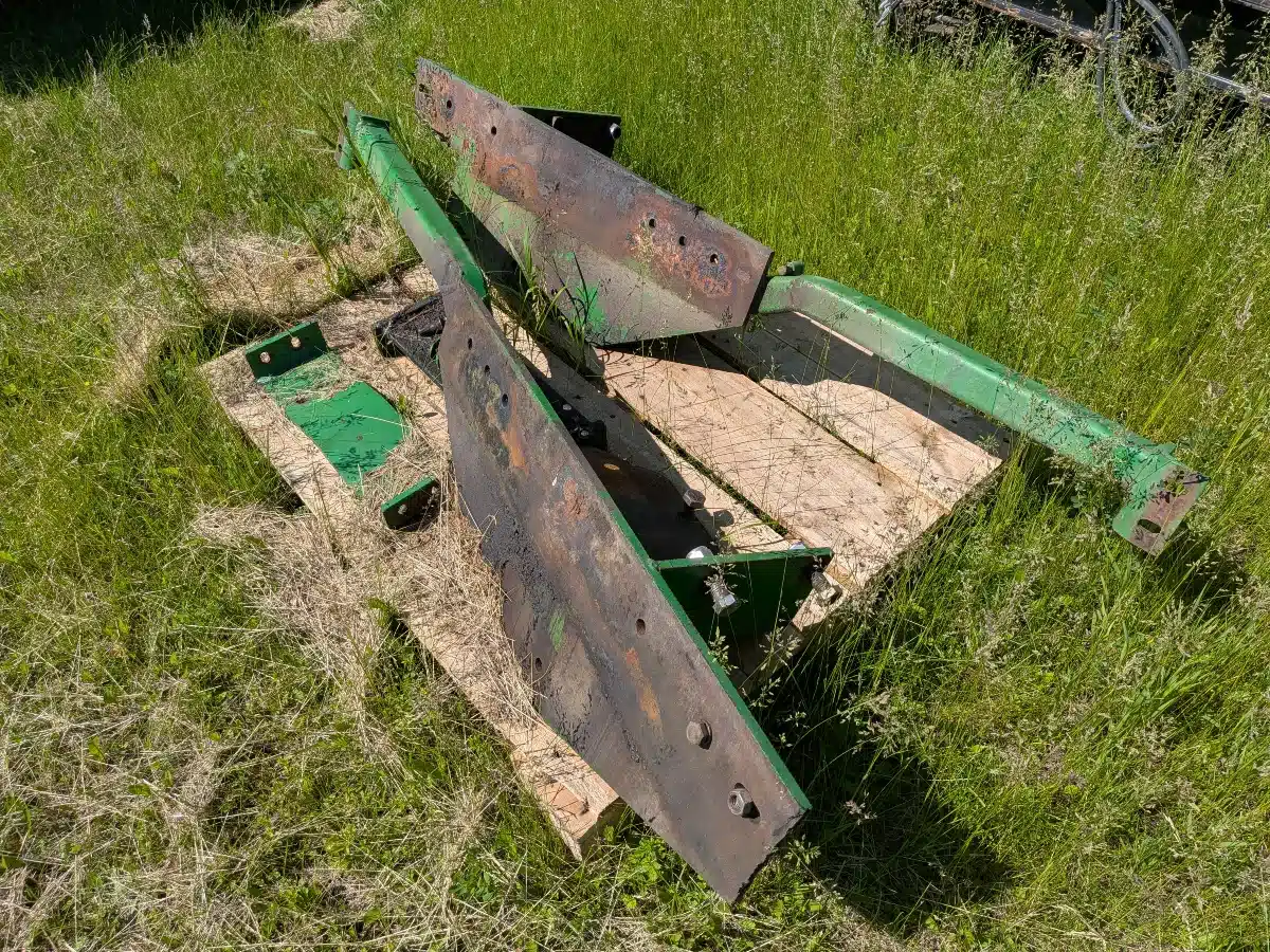 Gallery image 2 for 1986 John Deere 158 Front End Loader