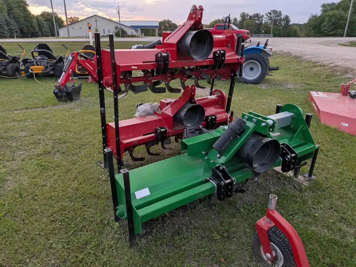 Photo de la Galerie 2 pour 2024 Farm King TL254 Motoculteur