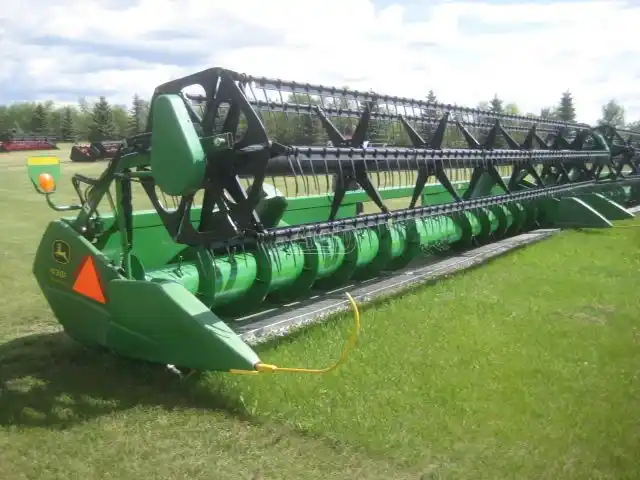 Gallery image 1 for Used John Deere 630F Header - Flex