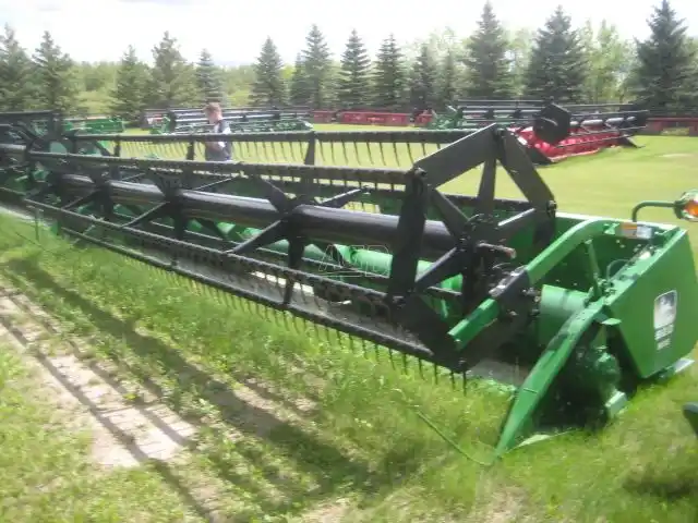 Gallery image 1 for Used John Deere 922 Rigid Head