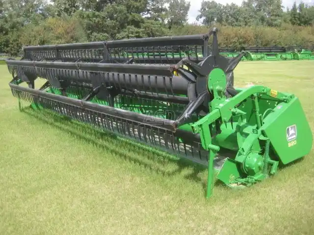 Gallery image 2 for Used John Deere 920F Header - Flex