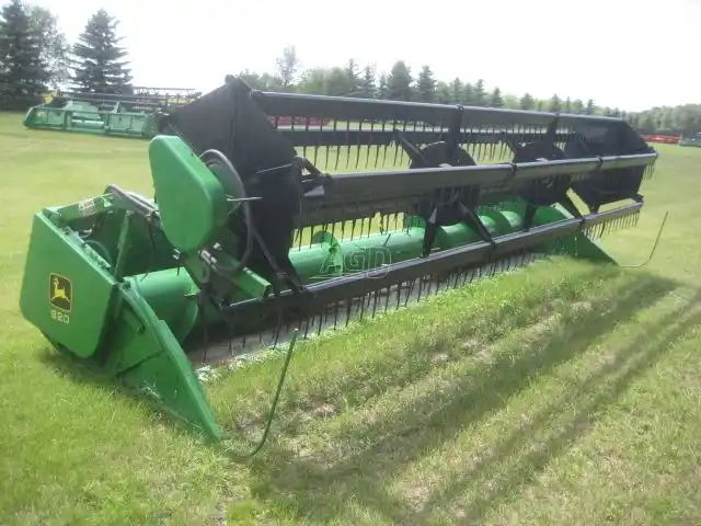 Gallery image 2 for Used John Deere 920 Rigid Head