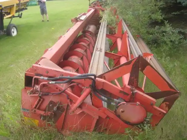 Gallery image 1 for Used Massey Ferguson 9030 Rigid Header - Auger