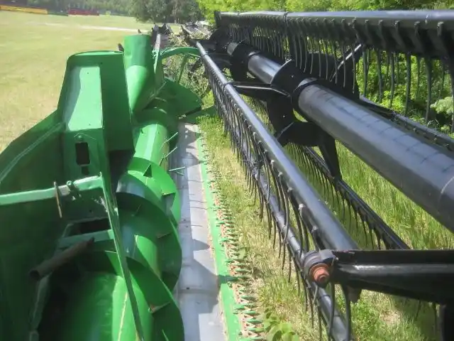 Gallery image 2 for Used John Deere 222 Header - Auger