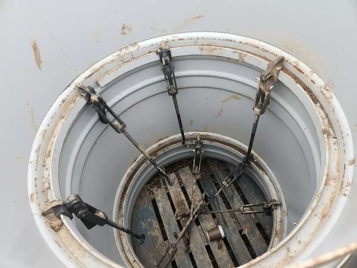 Gallery image 2 for Goodyear 20.8R38 Duals