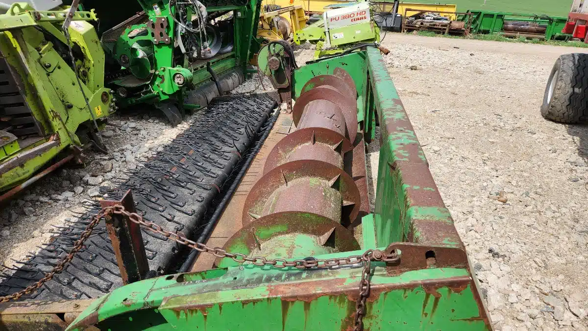 Gallery image 1 for Used John Deere 215 Header - Pickup