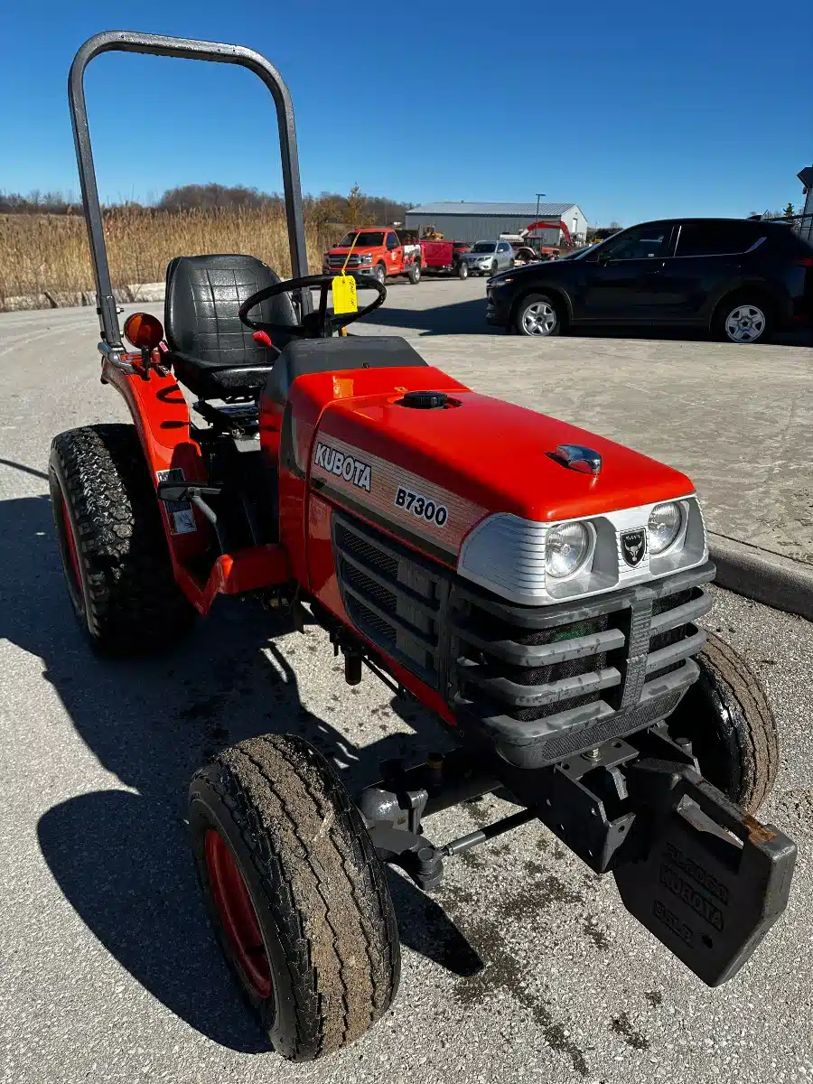 Gallery image 1 for Used 1998 Kubota B7300 Tractor