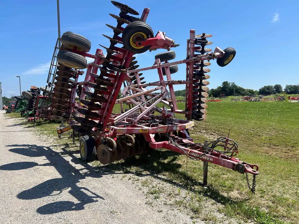 Gallery image 1 for Used 2013 Sunflower 6630 Vertical Tillage
