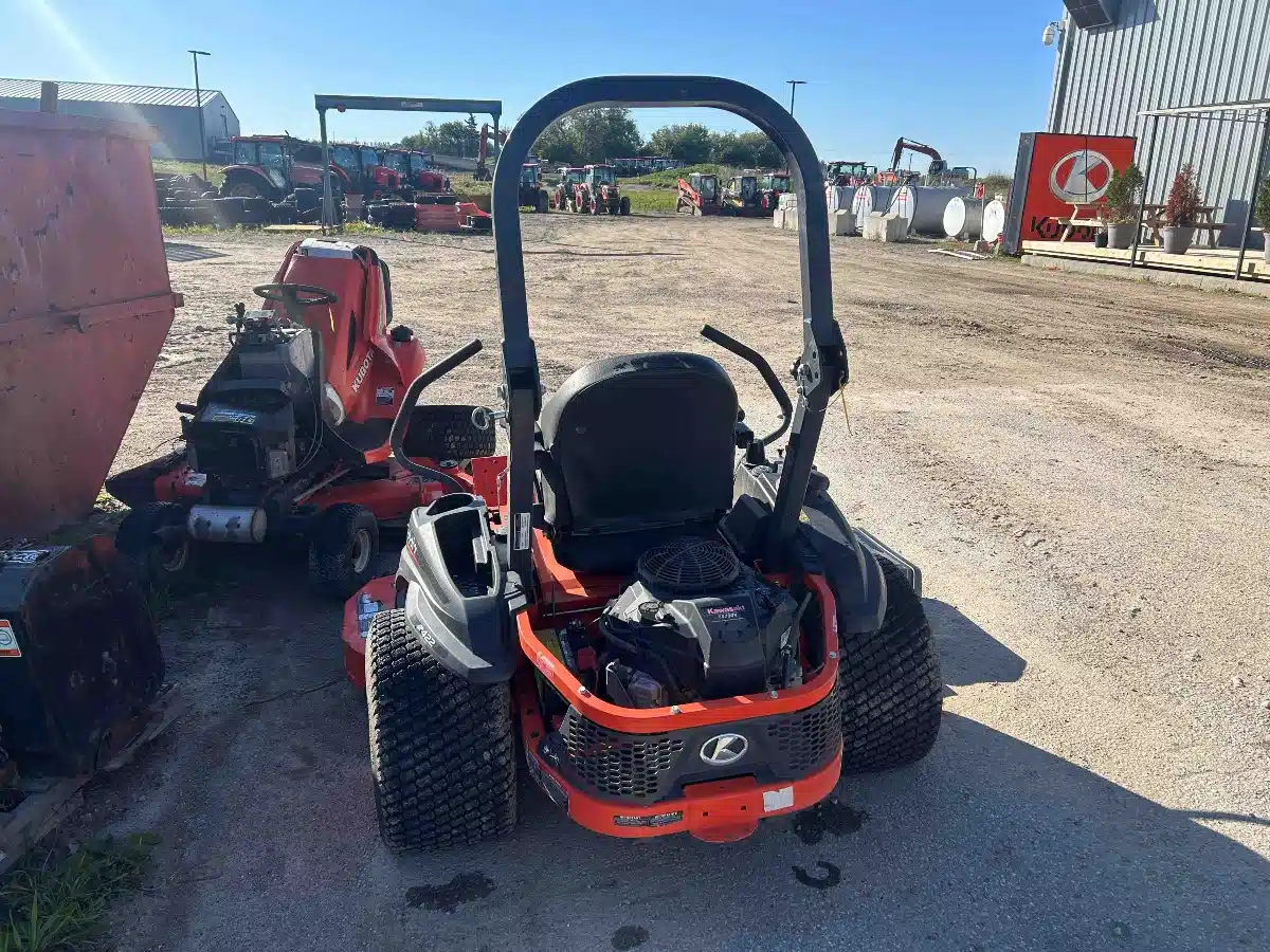 Gallery image 2 for Used 2023 Kubota Z422KW Mower - Zero Turn