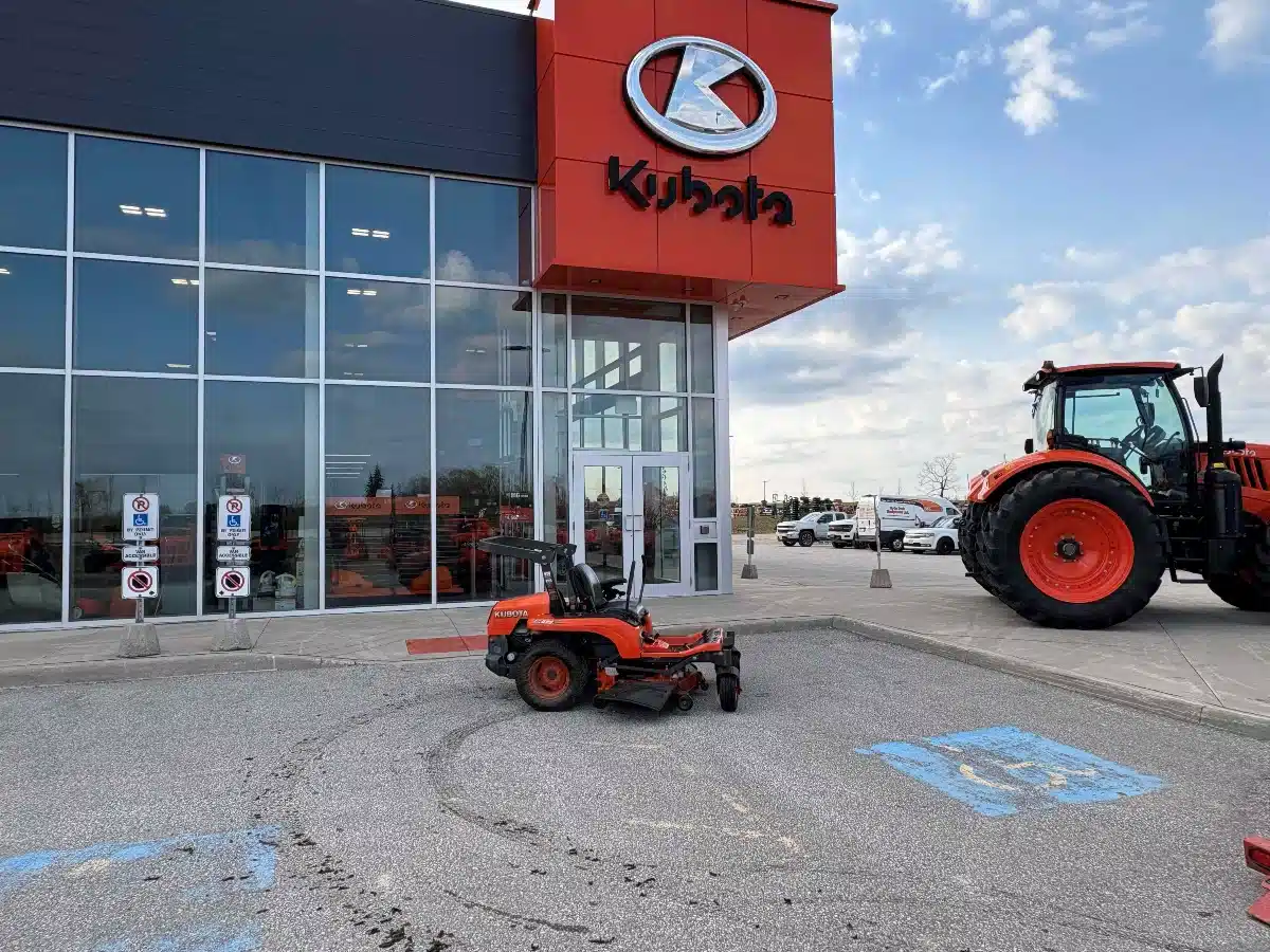 Gallery image 2 for Used 2011 Kubota ZG222-48 Mower - Zero Turn