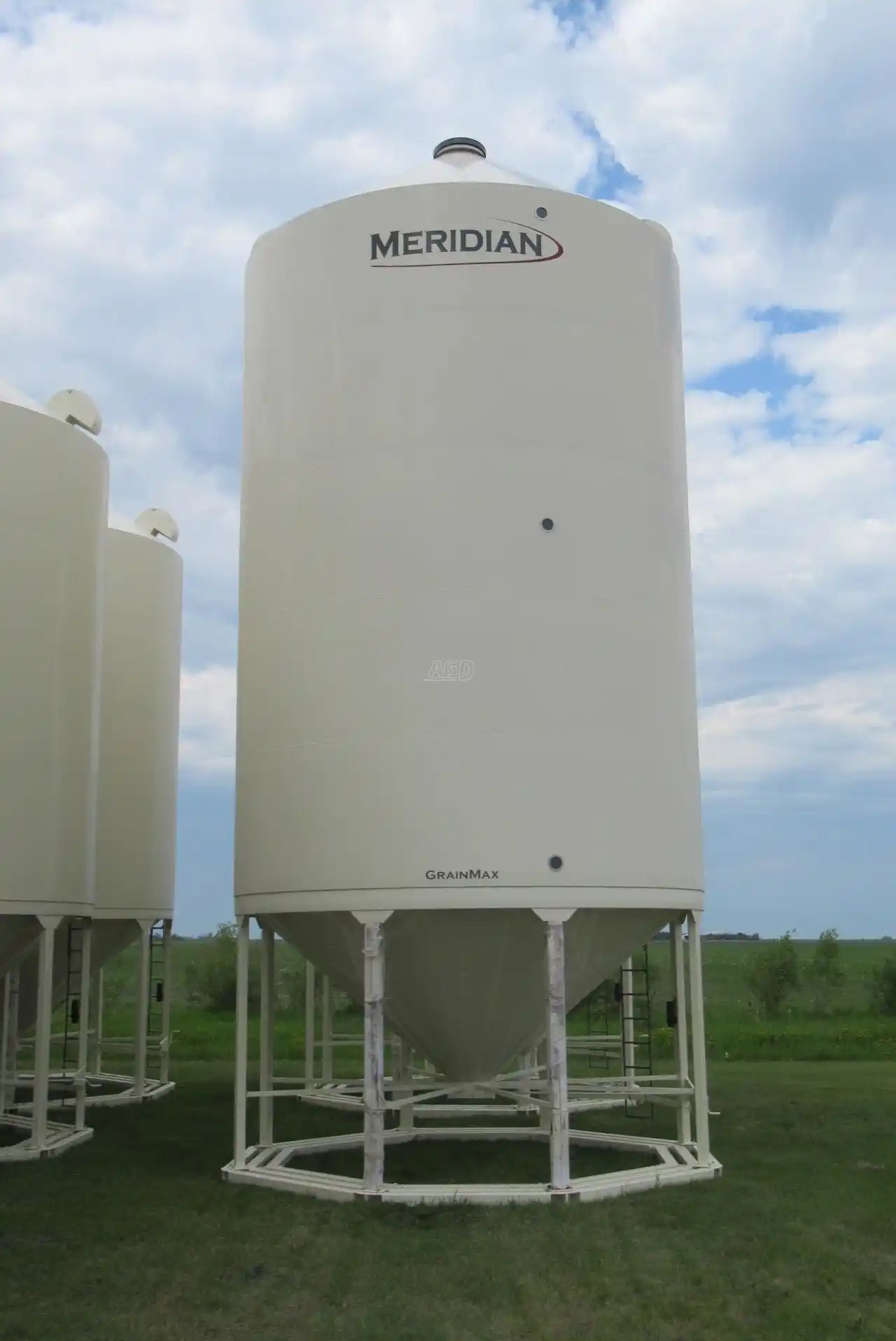 Gallery image 1 for 2026 Meridian GM6400 Grain Bin