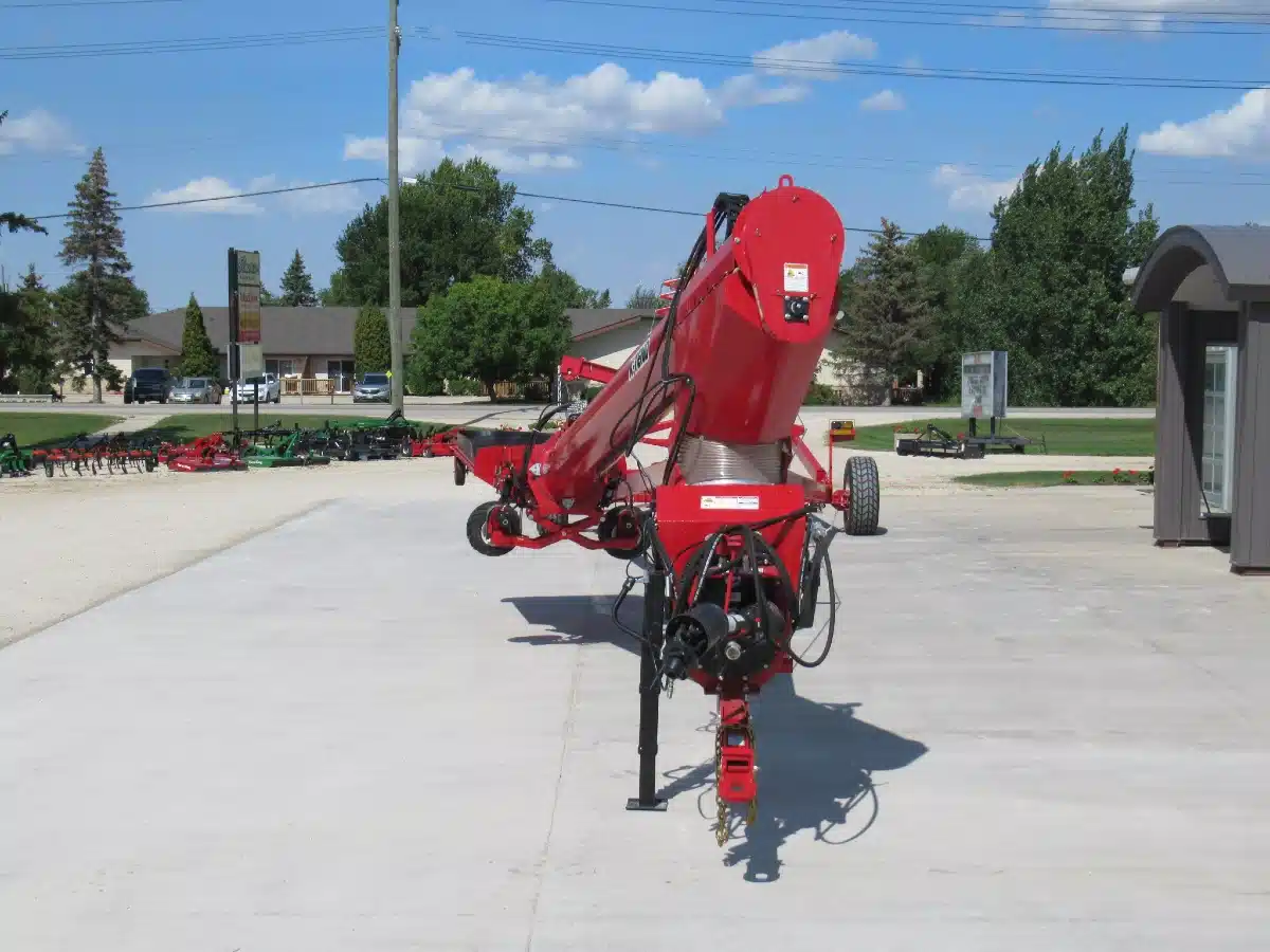 Gallery image 2 for 2025 Westfield MKX 16-125 Grain Auger