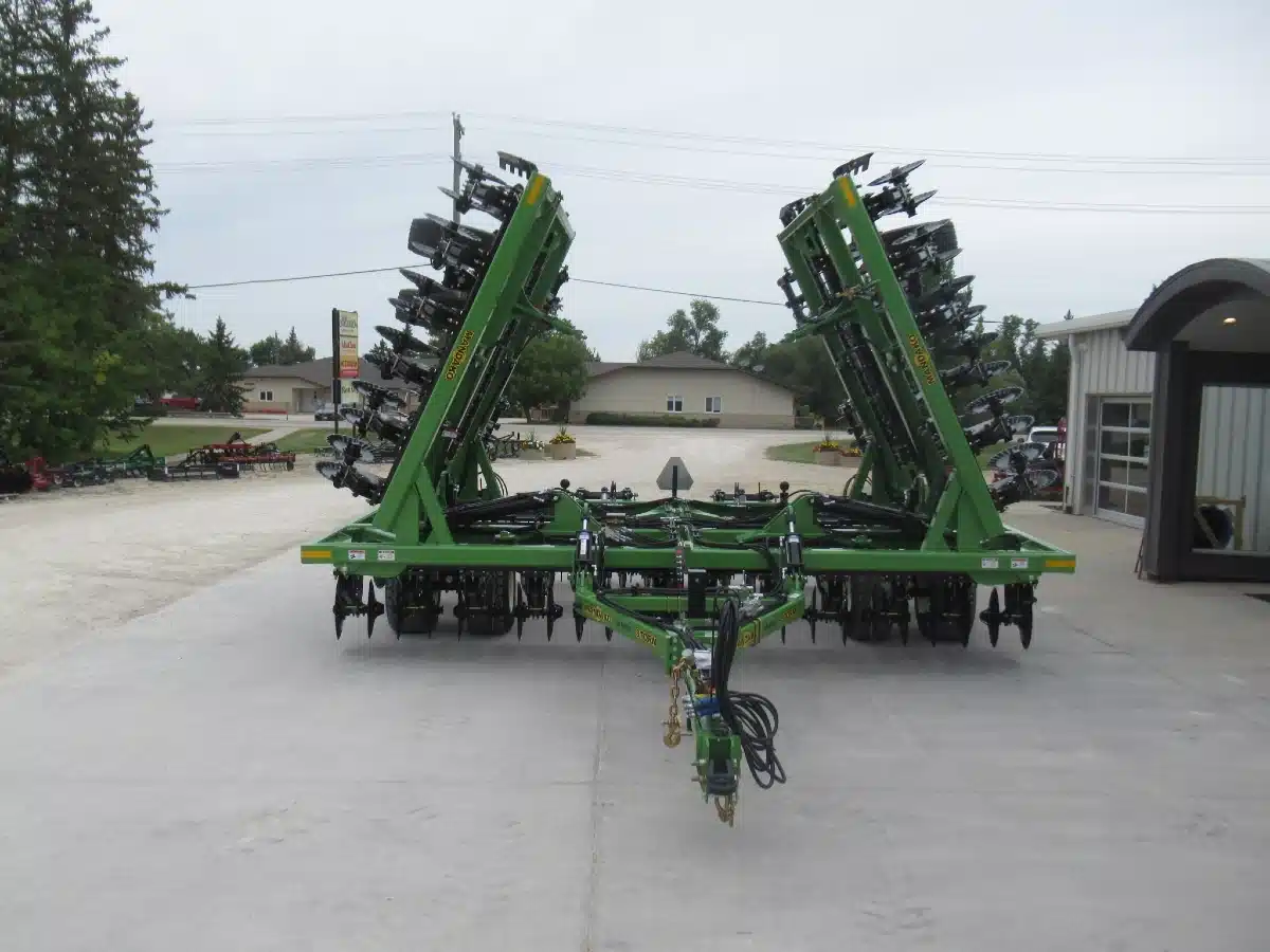 Photo de la Galerie 2 pour 2027 Mandako STORM 40 Labour vertical