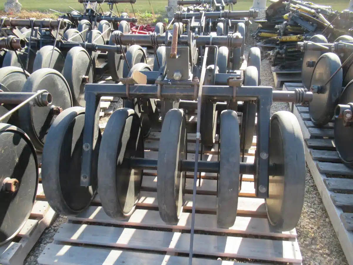 Gallery image 2 for Used 2010 Bourgault Rubber Packers Air Drill