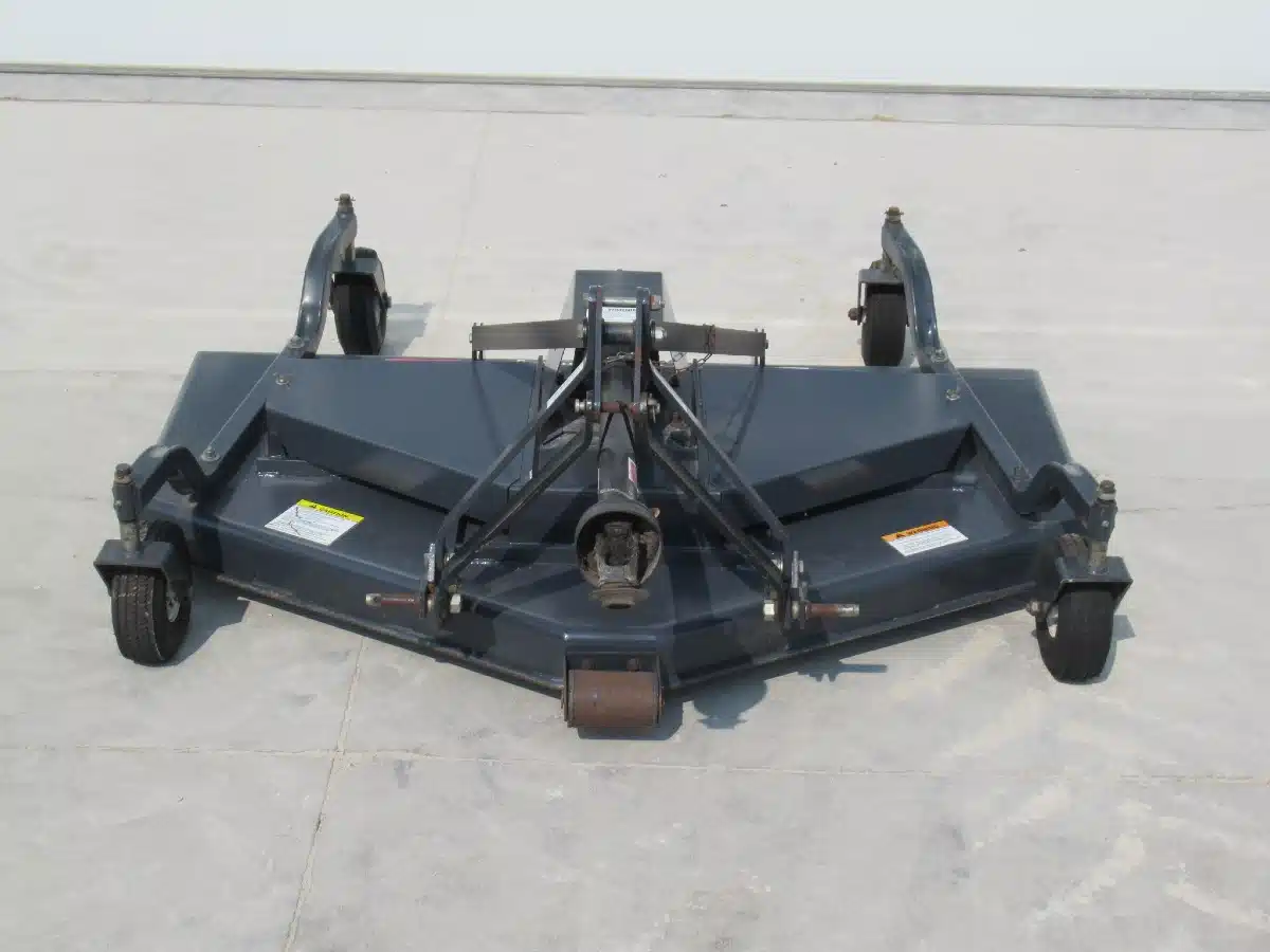 Gallery image 1 for 2004 Farm King Y650R Mower - Finishing