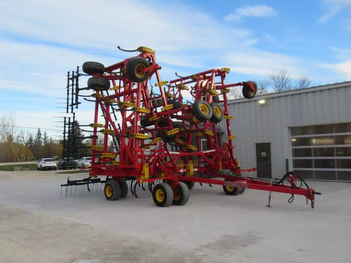 Gallery image 1 for Used 2016 Bourgault 9500 70 Ft Chisel Plow