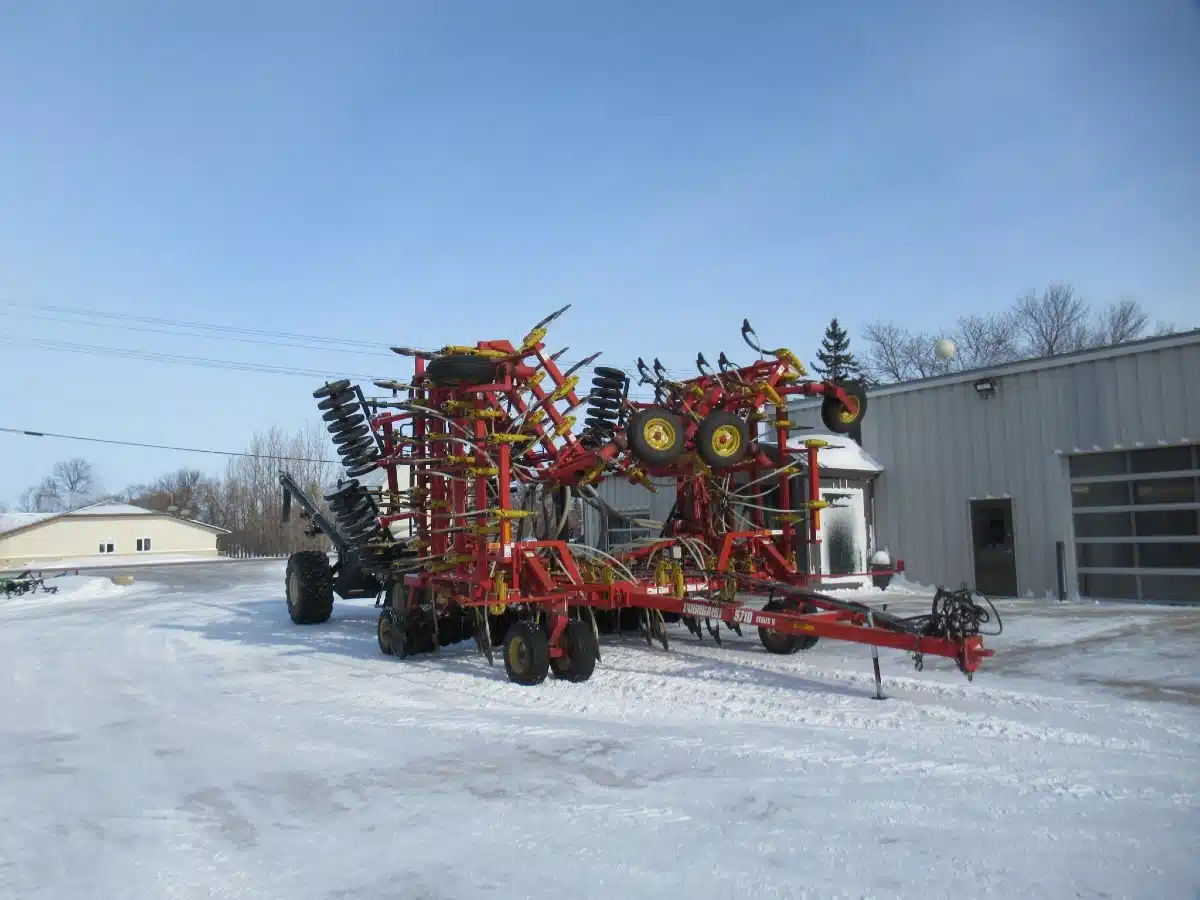 2001 Bourgault 5710 Series II 51 Foot Air Drill With 2003 5350 Air Cart