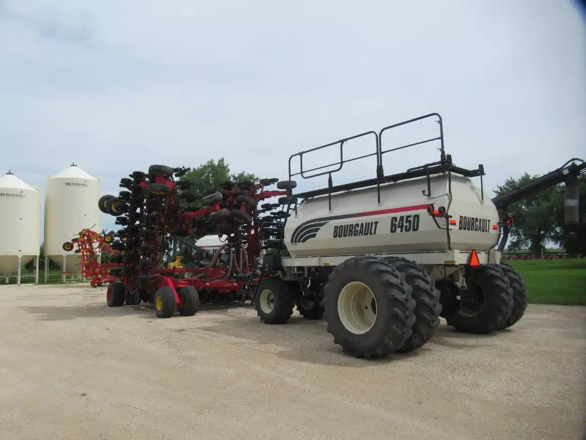 Gallery image 2 for 2014 Bourgault 3710 60 ft Disc Drill / 2016 6450 Air Cart Drill