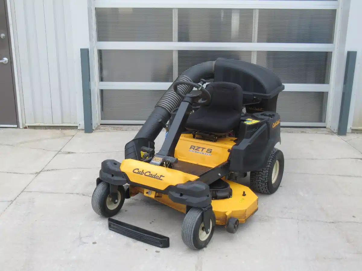 Gallery image 1 for 2016 Cub Cadet RZT S46 Mower - Zero Turn