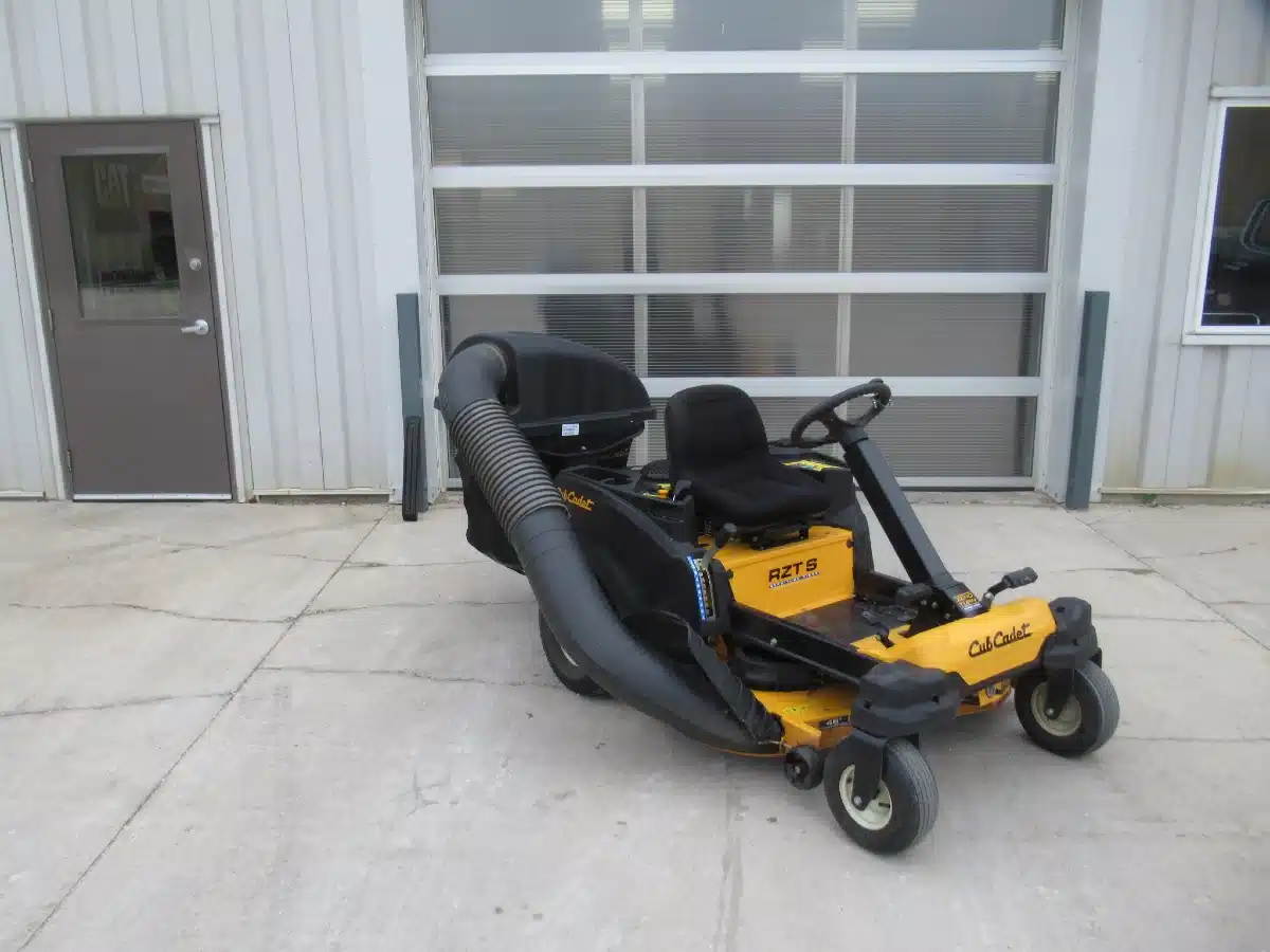 Gallery image 2 for 2016 Cub Cadet RZT S46 Mower - Zero Turn