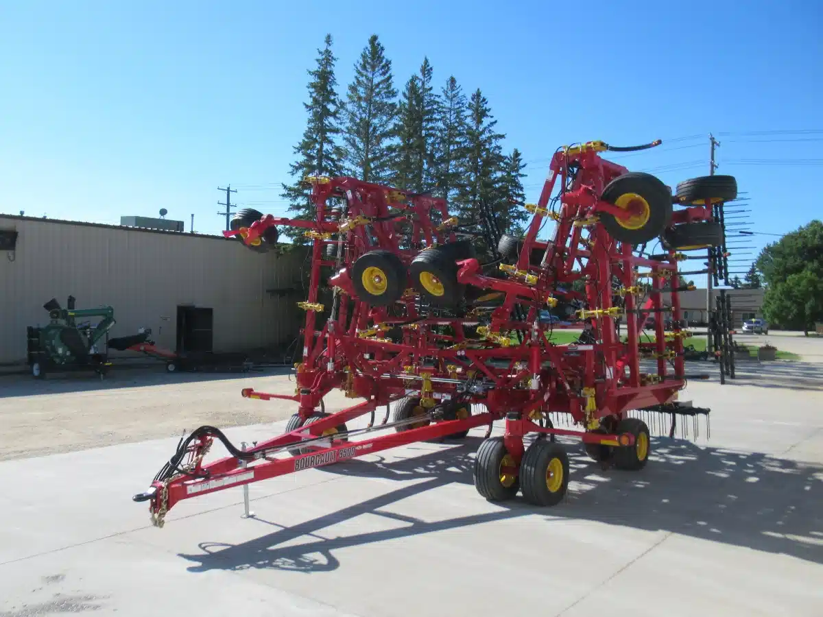 Photo de la Galerie 2 pour 2026 Bourgault 9500 - 60 Ft Cultivateur Sous-soleur
