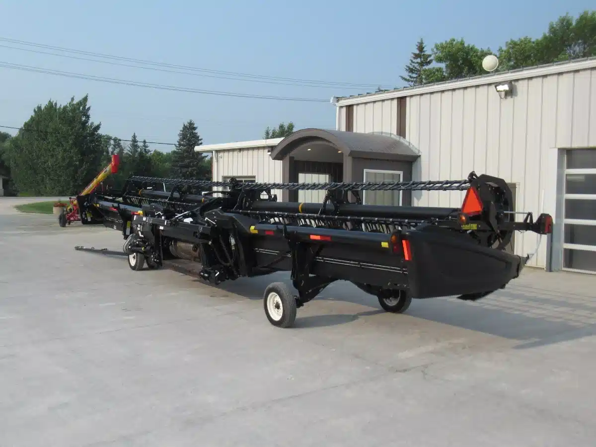 Gallery image 1 for 2017 MacDon FD 75 40 Ft Header - Flex Draper