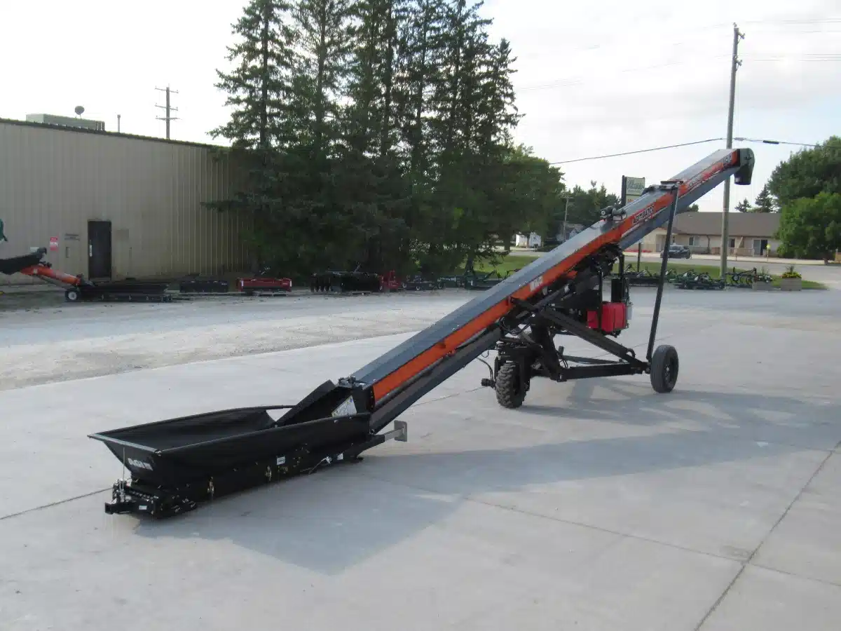 Gallery image 2 for 2026 Batco UCX4 1549 FMD AWD U-Trough Conveyor Grain Auger