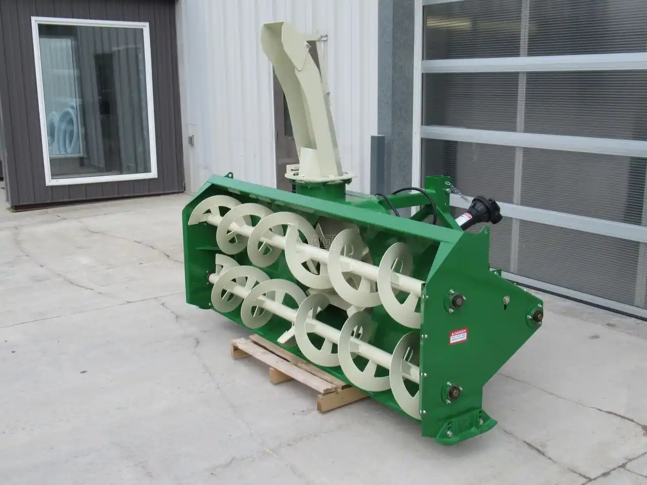 Gallery image 2 for New 2024 Farm King 960 Snow Blower