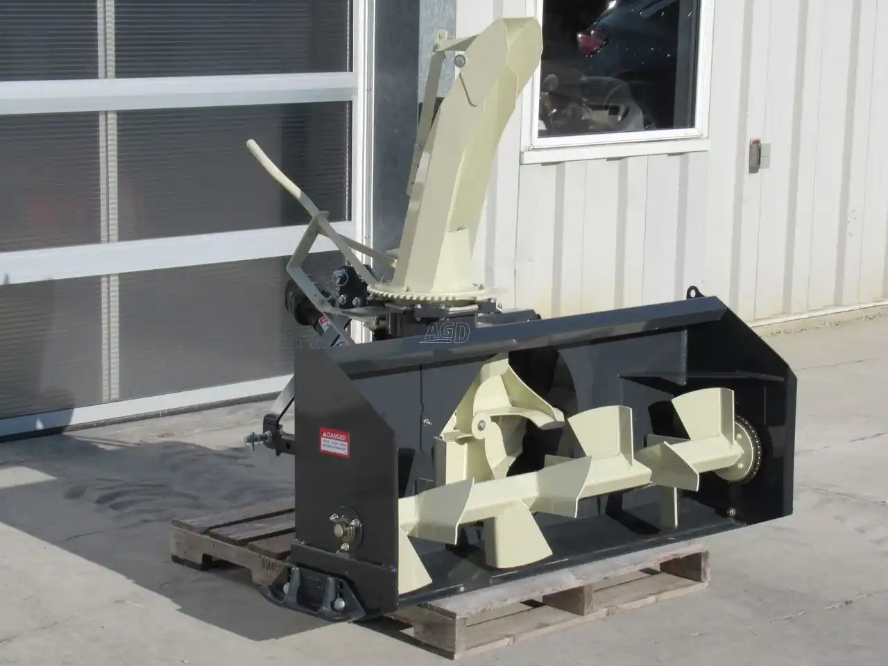 Gallery image 2 for New 2023 Farm King PR600 Snow Blower