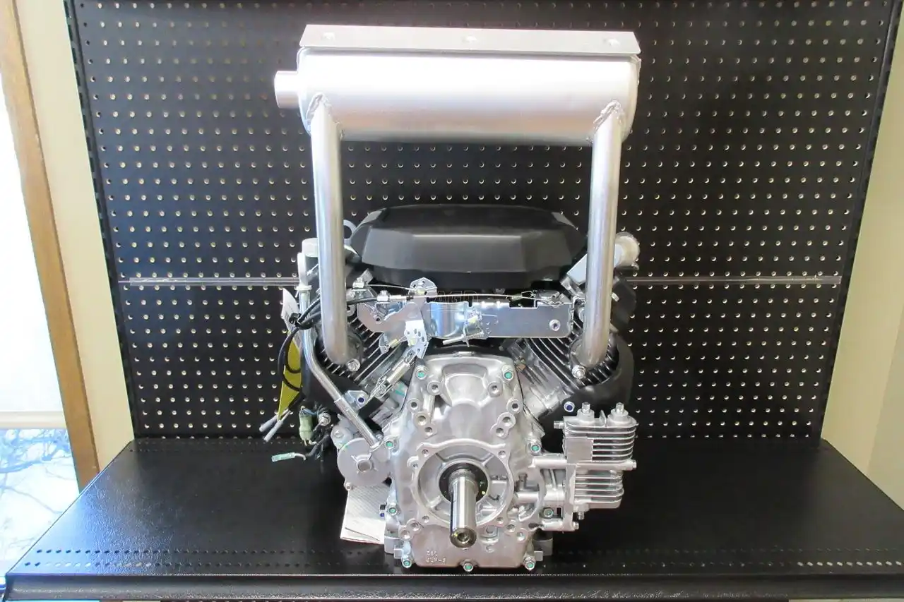 Gallery image 2 for New 2023 Honda GX690 Engine