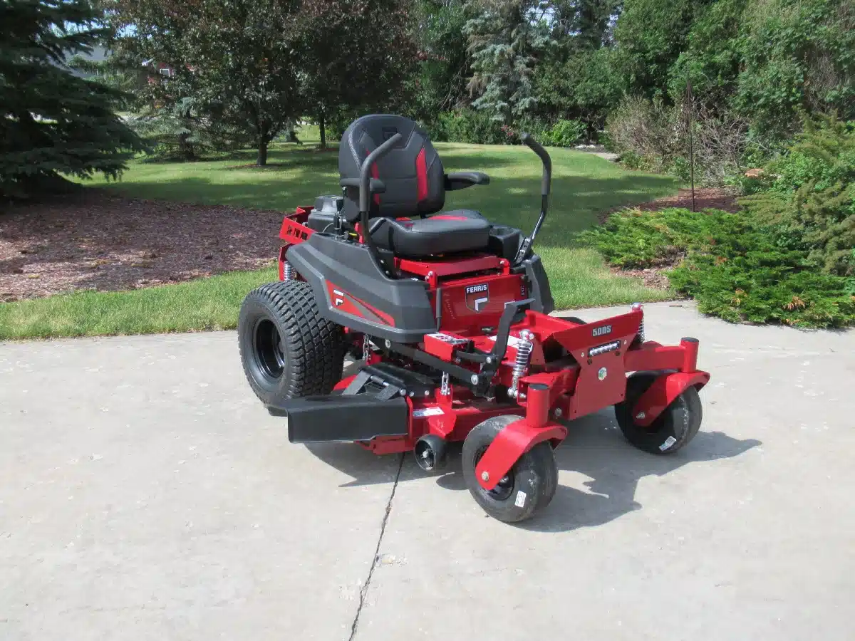 Gallery image 2 for New 2025 Ferris 400S Mower - Zero Turn