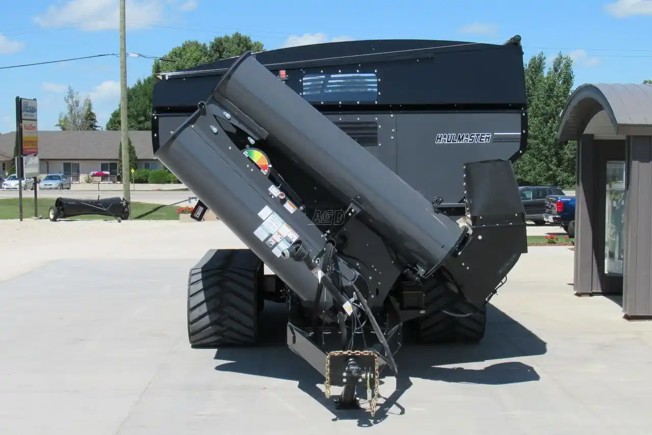 Gallery image 2 for New 2025 Elmers Mfg HAULMASTER 2000 Grain Cart