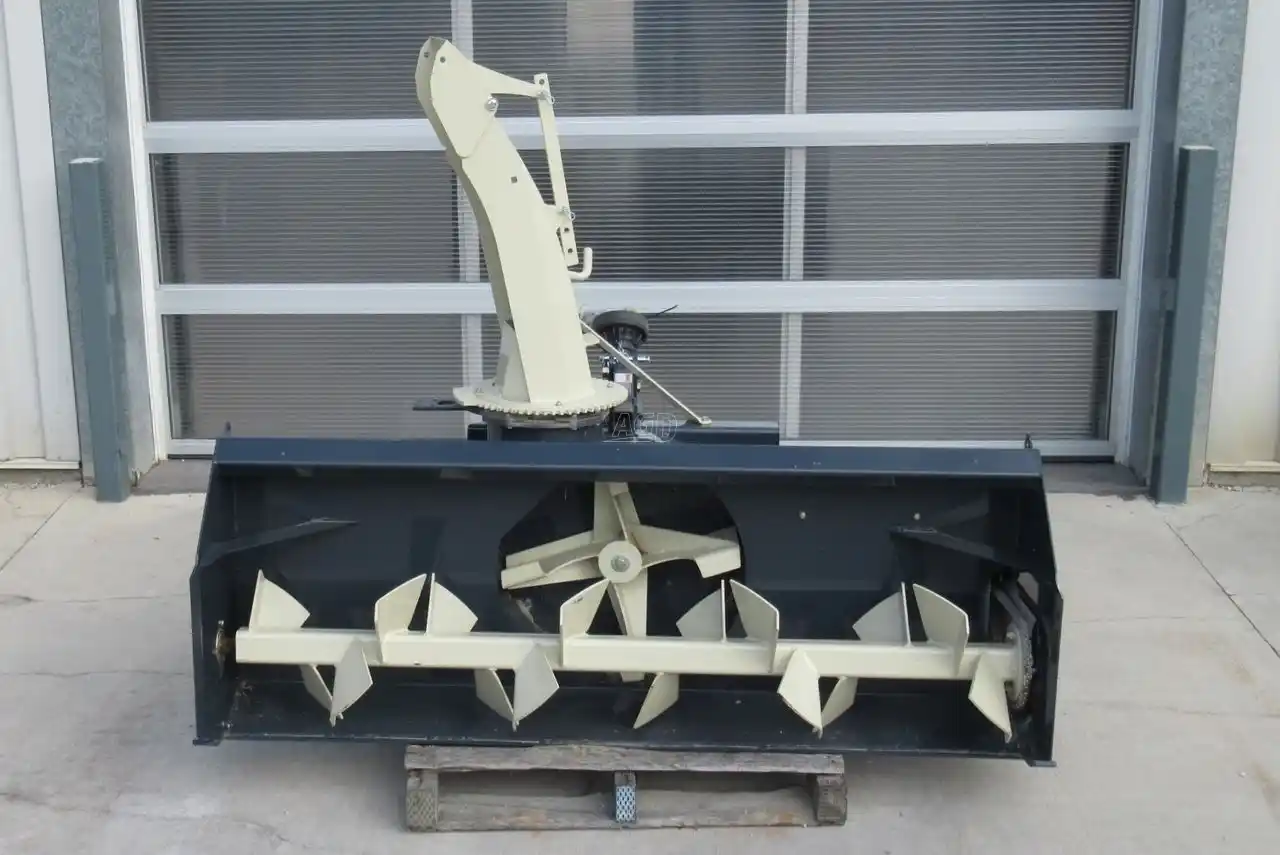 Gallery image 1 for New 2024 Farm King 740 Snow Blower