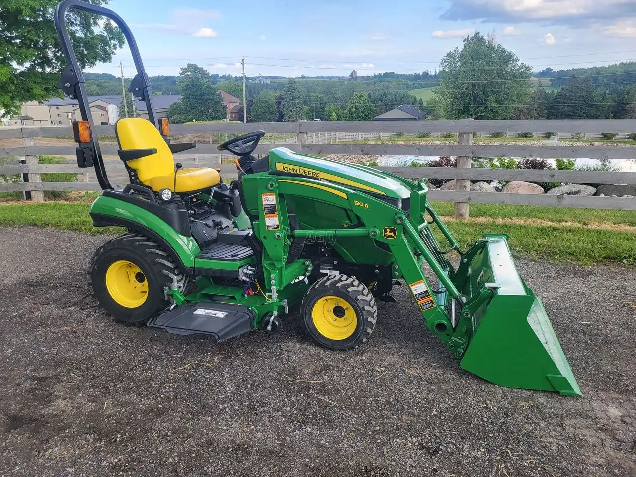 Gallery image 2 for Used 2018 John Deere 1025R Tractor
