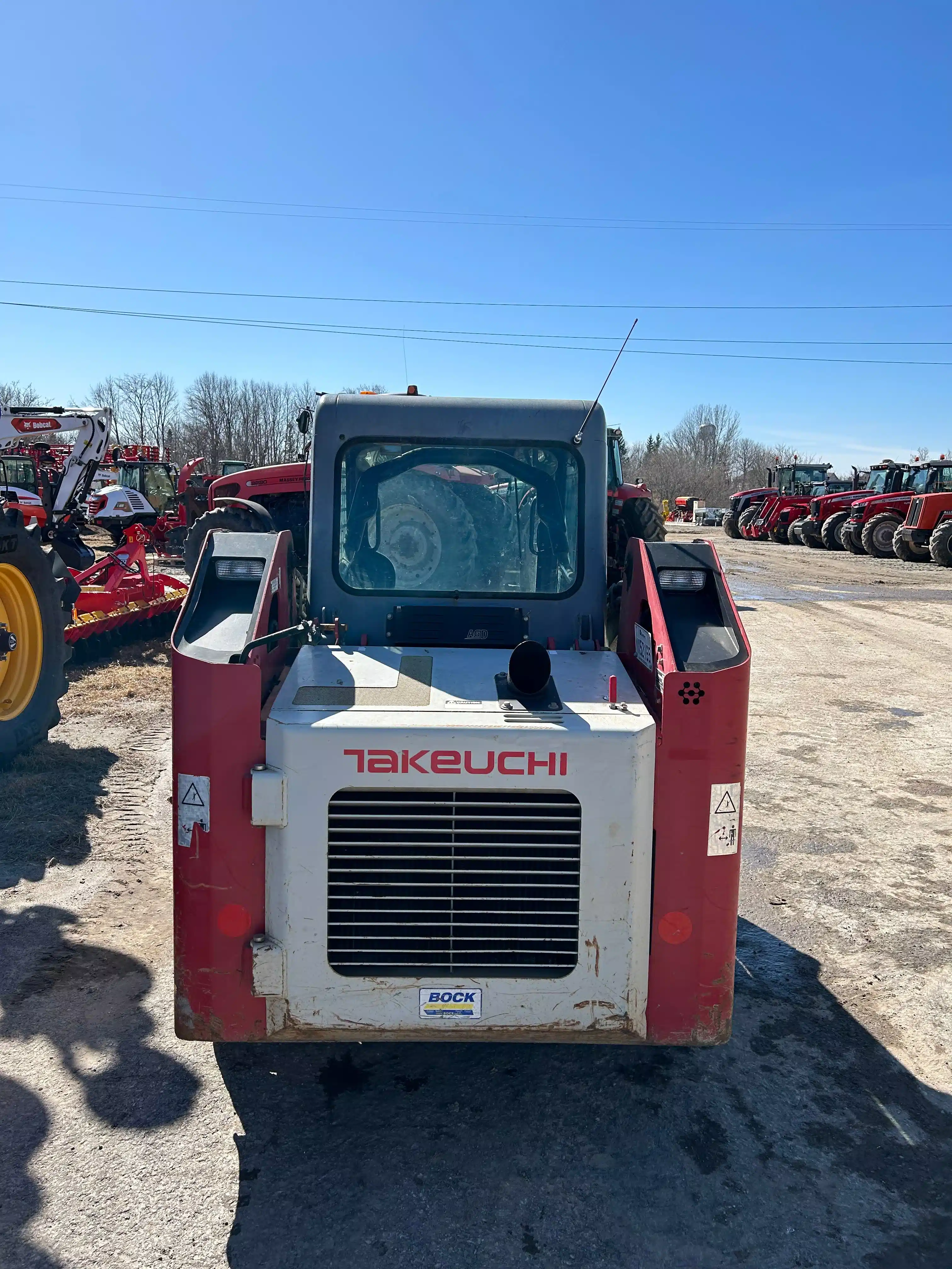 Gallery image 2 for Used 2011 Takeuchi TL220 Track Loader