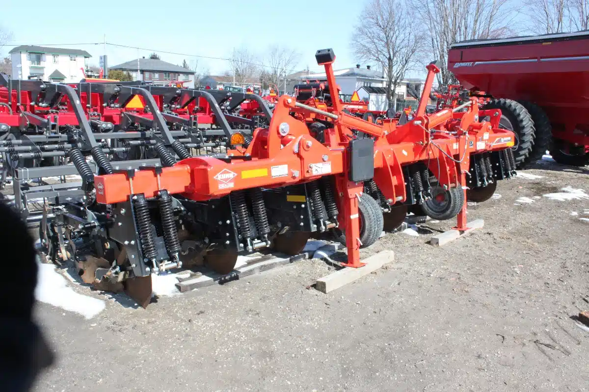 Gallery image 2 for 2021 Kuhn GLADIATOR 1205 Strip Till