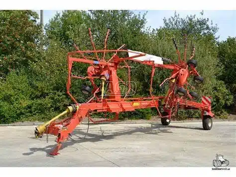Gallery image 1 for Used Kuhn GA7000 Rotary Rake